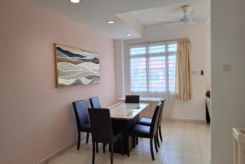Rumah Teres 3-Tingkat untuk Disewa di Bandar Putra Permai (Seri Kembangan) - CH Ng - Dining Room - PropertyGuru.com.my
