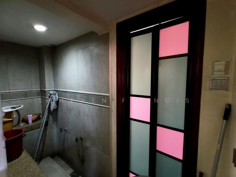 Shop / Office for Sale in Taman Wangsa Melawati (Setapak) - Stheven Francis - Bathroom - PropertyGuru.com.my