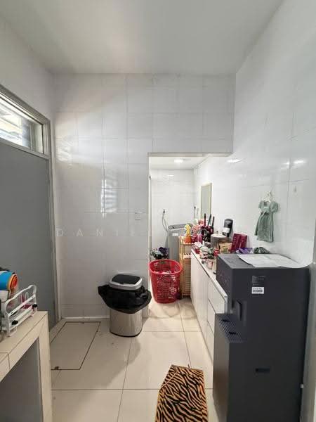 Rumah Teres 2-Tingkat untuk Dijual di Taman Pulai Jaya (Kulai) - Daniel Yong - Kitchen - PropertyGuru.com.my