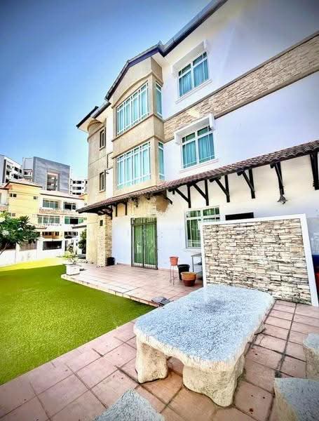 3-storey Terraced House for Sale in Tanjung Bungah (Penang) - Chris Teoh - Exterior - PropertyGuru.com.my