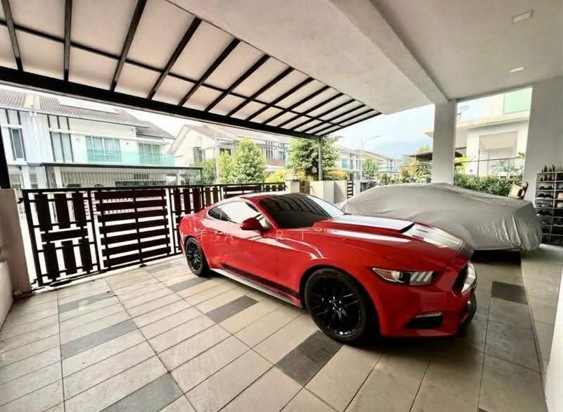 Rumah Berkembar untuk Dijual di Kajang (Selangor) - Fazri . - Car Park - PropertyGuru.com.my
