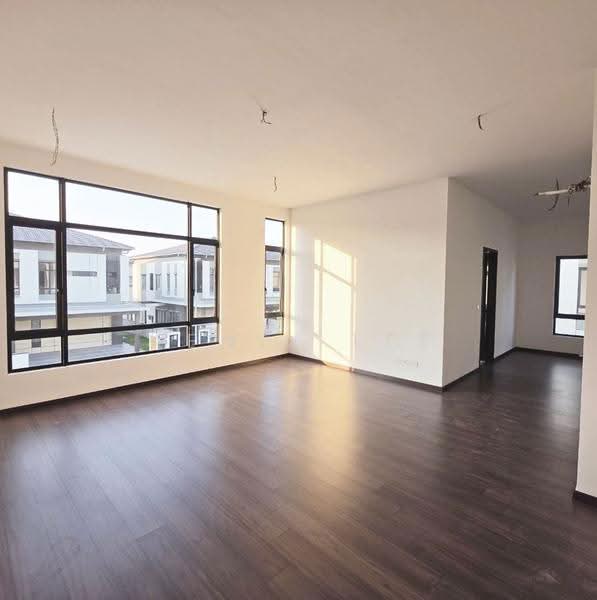 Rumah Berkembar untuk Disewa di Bandar Tropicana Aman (Telok Panglima Garang) - Kenix Lee - Living Room - PropertyGuru.com.my