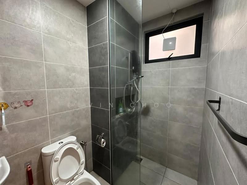 Kediaman Servis untuk Dijual di ASTON ACACIA - Elvin Choo - Bathroom - PropertyGuru.com.my