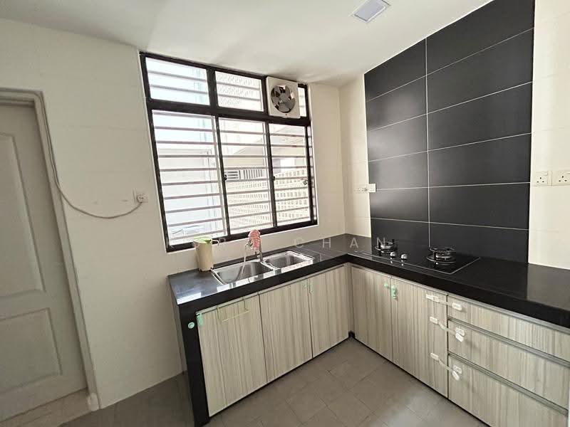 Condominium for Sale at Atmosfera Kondominium - Kuro Chan - Kitchen - PropertyGuru.com.my