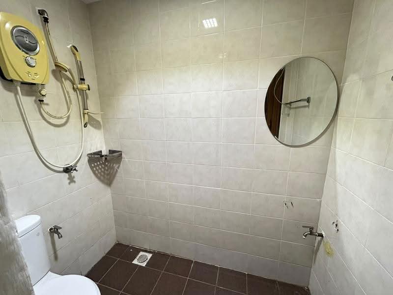 Condominium for Sale at Atmosfera Kondominium - Kuro Chan - Bathroom - PropertyGuru.com.my