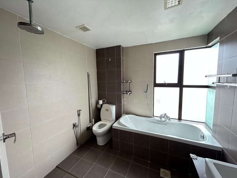 Condominium for Sale at Atmosfera Kondominium - Kuro Chan - Bathroom - PropertyGuru.com.my