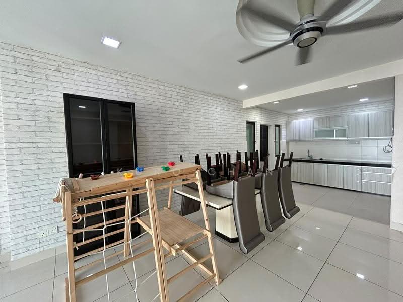 Condominium for Sale at Atmosfera Kondominium - Kuro Chan - Kitchen - PropertyGuru.com.my