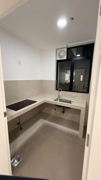 Kondominium untuk Disewa di Tuai Timur - Reilynn Tue - Kitchen - PropertyGuru.com.my