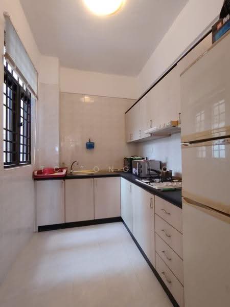 Kondominium untuk Disewa di Eden Seaview Condominium - TC Tong Loh - Kitchen - PropertyGuru.com.my