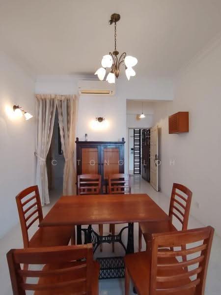 Kondominium untuk Disewa di Eden Seaview Condominium - TC Tong Loh - Dining Room - PropertyGuru.com.my