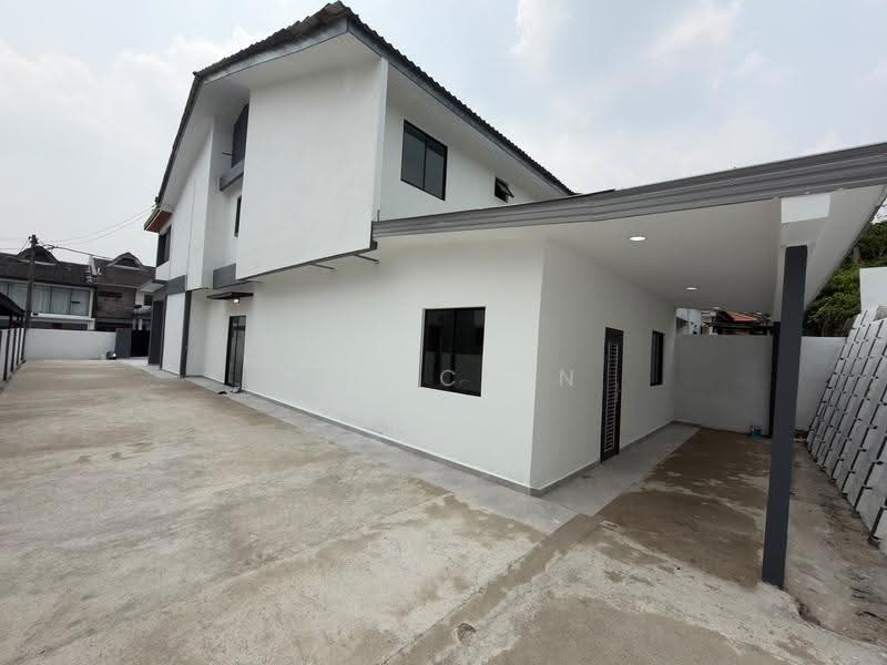 Rumah Berkembar untuk Dijual di Taman Sri Putri (Skudai) - Kuu Chin - Exterior - PropertyGuru.com.my
