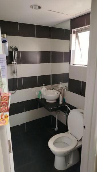 Apartment for Sale at Pangsapuri Seri Gembira - Pon Lee Miin - Bathroom - PropertyGuru.com.my