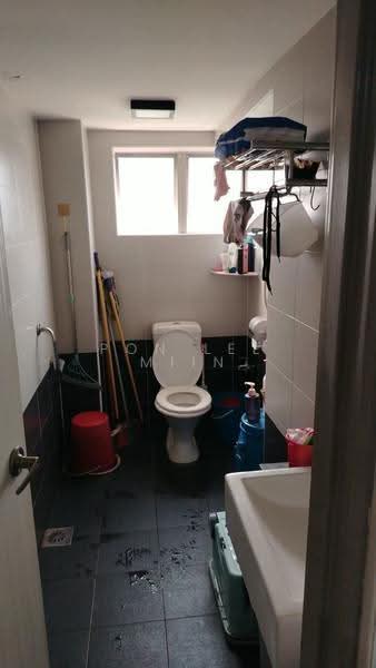Apartment for Sale at Pangsapuri Seri Gembira - Pon Lee Miin - Bathroom - PropertyGuru.com.my