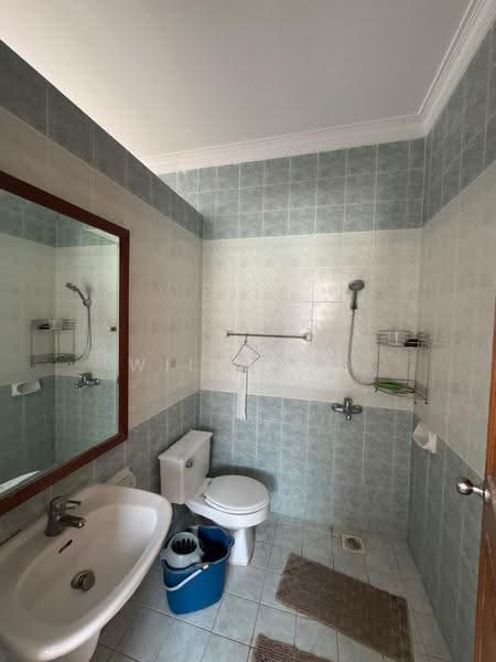 Semi-Detached House for Rent in Taman Sutera (Johor Bahru) - Wil Mong - Bathroom - PropertyGuru.com.my