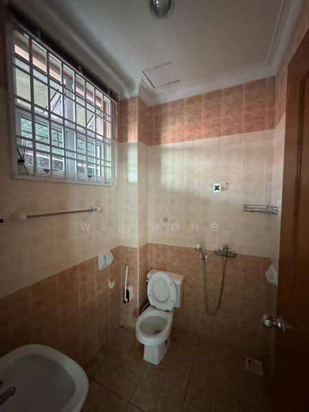 Semi-Detached House for Rent in Taman Sutera (Johor Bahru) - Wil Mong - Bathroom - PropertyGuru.com.my