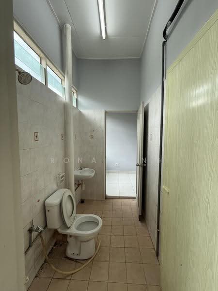Terraced House for Sale in Sungai Ara (Penang) - Ronald Ng - Bathroom - PropertyGuru.com.my