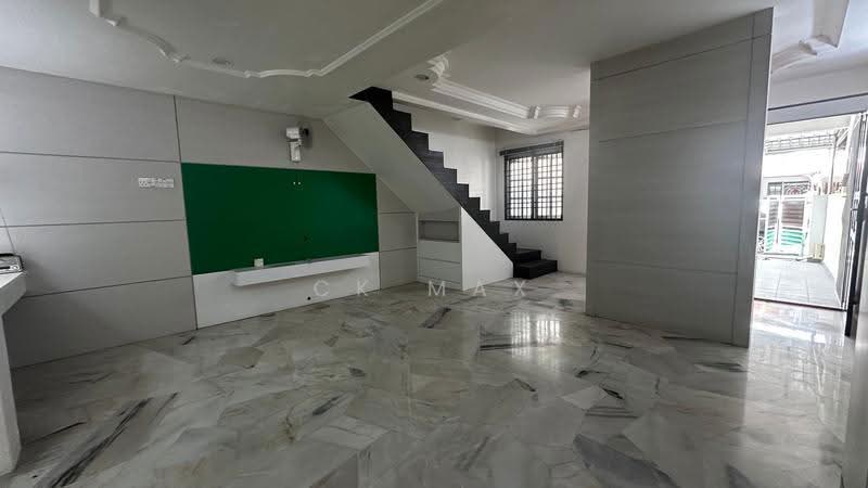 Rumah Teres 2-Tingkat untuk Dijual di Taman Arkid (Menglembu) - Ck Max - Living Room - PropertyGuru.com.my