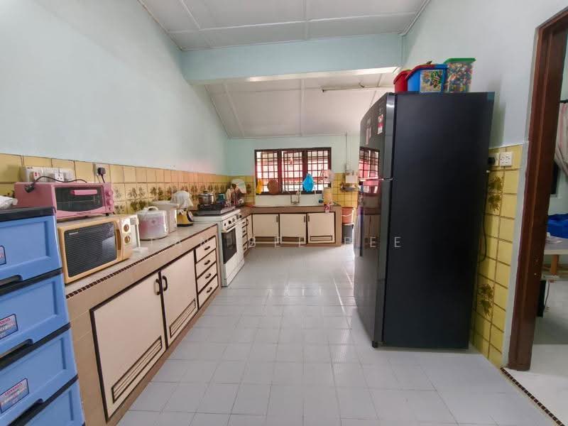 Rumah Teres 1.5-Tingkat untuk Dijual di Taman Johor Jaya (Johor Bahru) - Tan Bee Bee - Kitchen - PropertyGuru.com.my