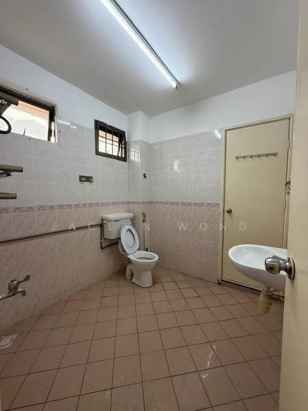 Rumah Teres 1-Tingkat untuk Disewa di Taman Impian Emas (Skudai) - Jaclyn Wong - Bathroom - PropertyGuru.com.my