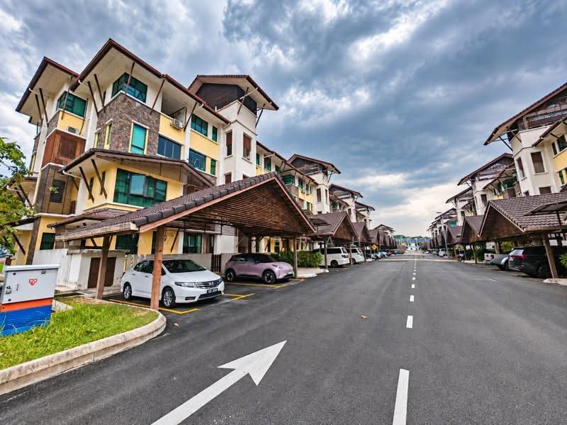Rumah Bandar untuk Dijual di Bandar Tun Hussein Onn (Cheras) - Azli Ibrahim - Exterior - PropertyGuru.com.my