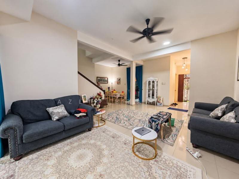 Rumah Bandar untuk Dijual di Bandar Tun Hussein Onn (Cheras) - Azli Ibrahim - Living Room - PropertyGuru.com.my