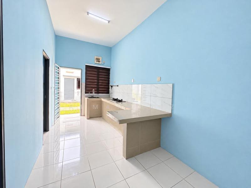 1-storey Terraced House for Rent in Dengkil (Selangor) - Ahmad Faiz - Kitchen - PropertyGuru.com.my