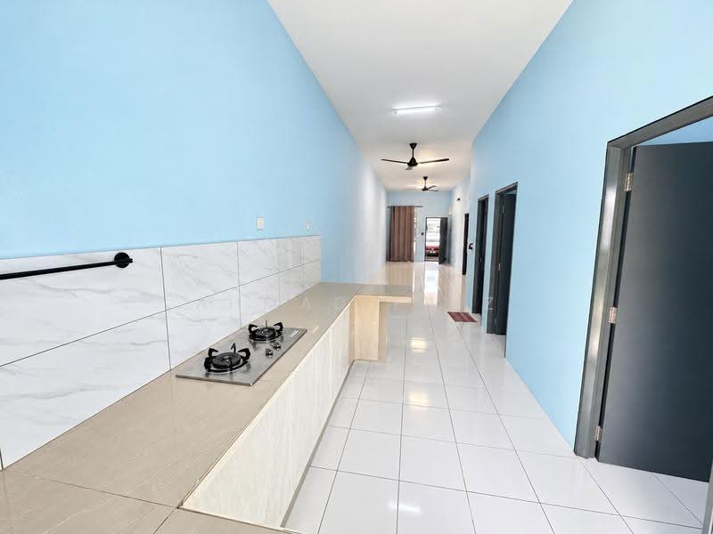 1-storey Terraced House for Rent in Dengkil (Selangor) - Ahmad Faiz - Corridor - PropertyGuru.com.my