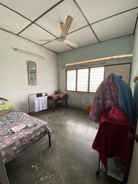 2-storey Terraced House for Sale in Taman Pertama (Ipoh) - Marcus Seng - Bedroom - PropertyGuru.com.my