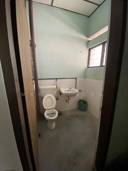 2-storey Terraced House for Sale in Taman Pertama (Ipoh) - Marcus Seng - Bathroom - PropertyGuru.com.my