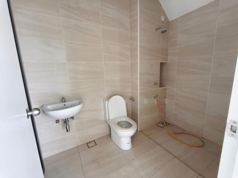 Cluster House for Sale in Taman Ekoflora (Johor Bahru) - Tan Bee Bee - Bathroom - PropertyGuru.com.my