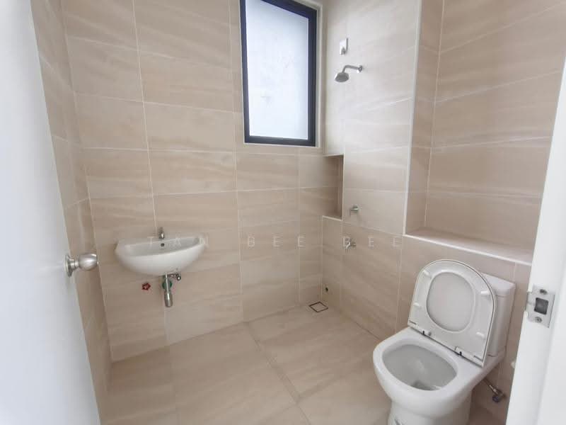 Cluster House for Sale in Taman Ekoflora (Johor Bahru) - Tan Bee Bee - Bathroom - PropertyGuru.com.my