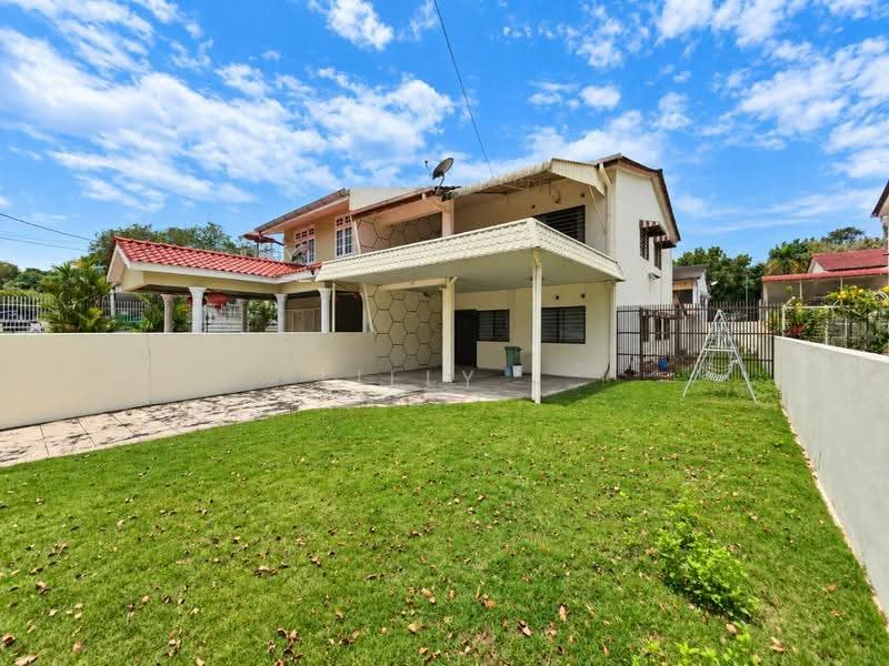 Semi-Detached House for Rent in Taman Guan Joo Seng (Jelutong) - Lilly . - Exterior - PropertyGuru.com.my