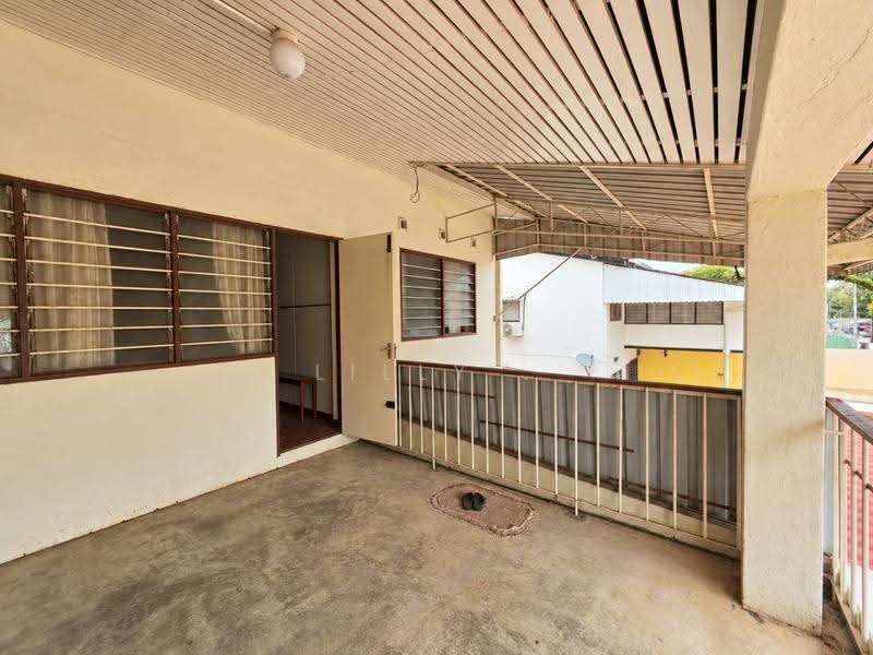 Semi-Detached House for Rent in Taman Guan Joo Seng (Jelutong) - Lilly . - PropertyGuru.com.my