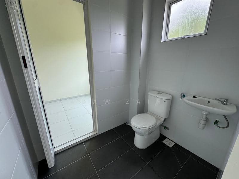 2-storey Terraced House for Sale in Taman Harmoni Utama (Shah Alam) - Adaw Zain - Bathroom - PropertyGuru.com.my