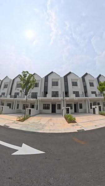 Rumah Teres 3-Tingkat untuk Disewa di Petaling Jaya (Selangor) - KEN FARM - Exterior - PropertyGuru.com.my