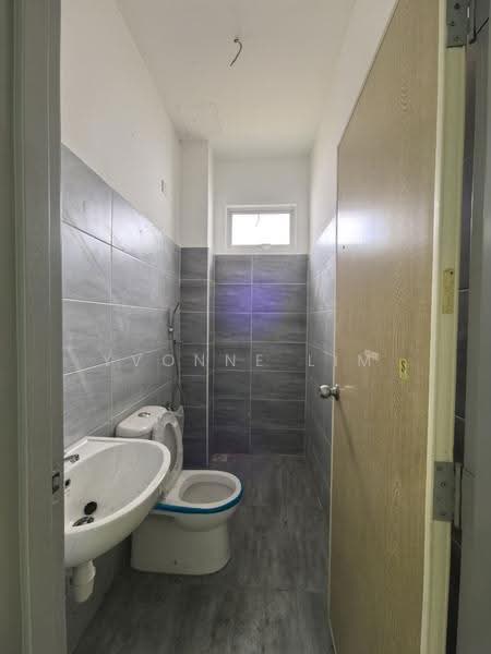2-storey Terraced House for Sale in Bandar Pontian (Pontian) - Yvonne Lim - Bathroom - PropertyGuru.com.my