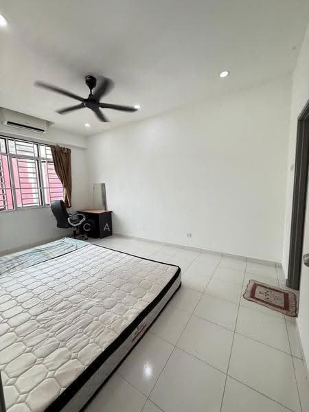 Service Residence for Sale at Jentayu Residensi @ Tampoi - Carson . - Bedroom - PropertyGuru.com.my