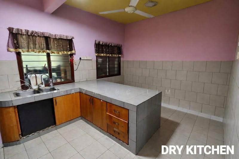 2.5-storey Terraced House for Sale in Rawang Perdana 2 (Rawang) - Raymerc Lim - Kitchen - PropertyGuru.com.my