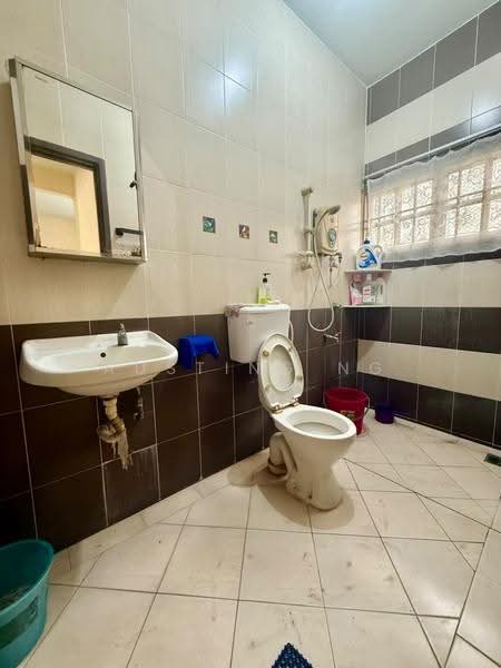 2-storey Terraced House for Rent in Bandar Putra Kulai (Kulai) - Austing Ng - Bathroom - PropertyGuru.com.my