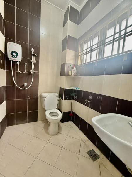 2-storey Terraced House for Rent in Bandar Putra Kulai (Kulai) - Austing Ng - Bathroom - PropertyGuru.com.my