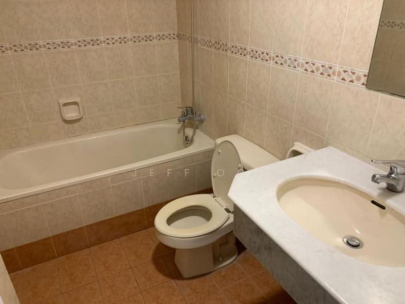 Condominium for Sale at Gurney Park Condominium - Jeff Ooi - Bathroom - PropertyGuru.com.my