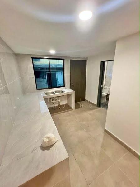2-storey Terraced House for Sale in Kampung Baru Saleng (Kulai) - Michelle Choong - Kitchen - PropertyGuru.com.my
