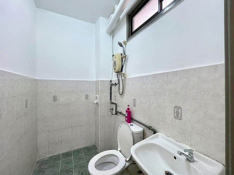 Rumah Teres 2-Tingkat untuk Dijual di Sungai Ara (Penang) - Welwits Sim - Bathroom - PropertyGuru.com.my