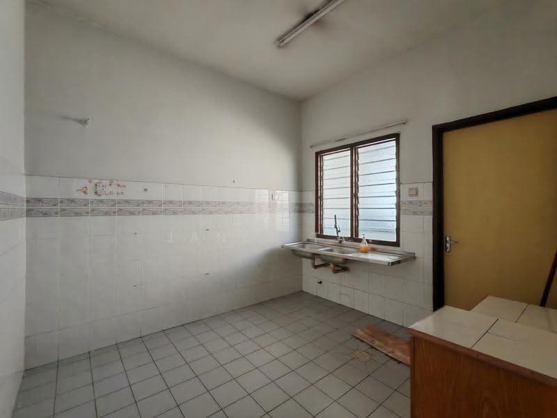 2-storey Terraced House for Sale in Usj 20 (Subang Jaya) - Janet Tan - Kitchen - PropertyGuru.com.my