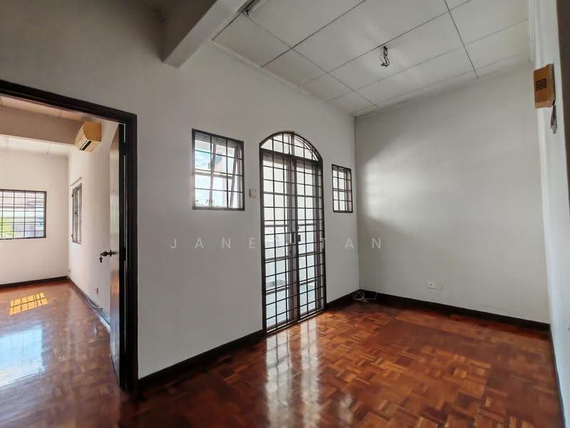 2-storey Terraced House for Sale in Usj 20 (Subang Jaya) - Janet Tan - Family lounge - PropertyGuru.com.my