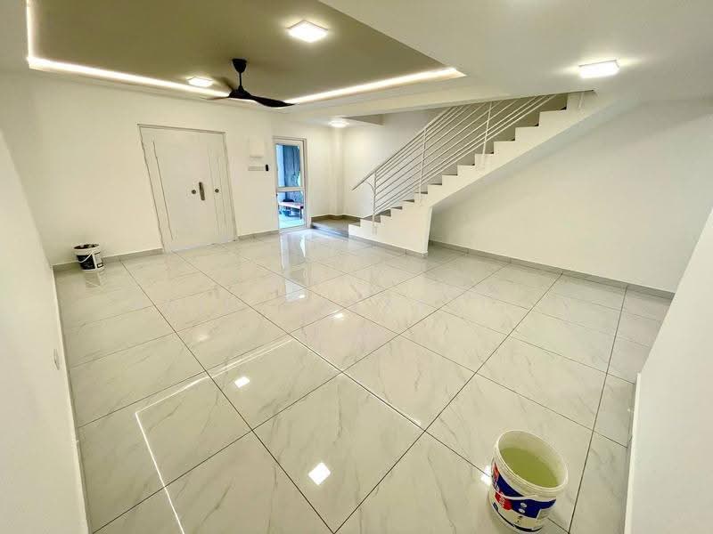 Rumah Teres 2-Tingkat untuk Dijual di Bandar Mahkota Cheras (Cheras) - Abid Sabarudin - Living Room - PropertyGuru.com.my