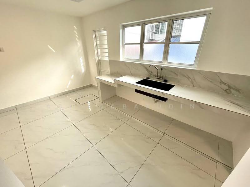 Rumah Teres 2-Tingkat untuk Dijual di Bandar Mahkota Cheras (Cheras) - Abid Sabarudin - Kitchen - PropertyGuru.com.my