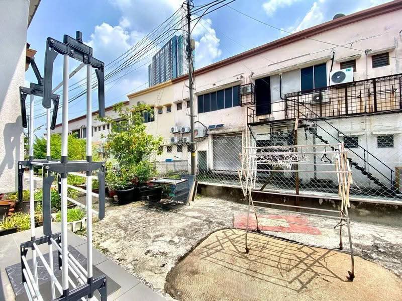 Rumah Teres 2-Tingkat untuk Dijual di Seksyen 8 (Bangi) - Azli Ibrahim - Exterior - PropertyGuru.com.my