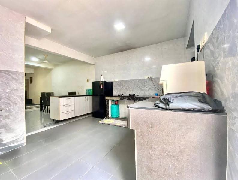 Rumah Teres 2-Tingkat untuk Dijual di Seksyen 8 (Bangi) - Azli Ibrahim - Kitchen - PropertyGuru.com.my
