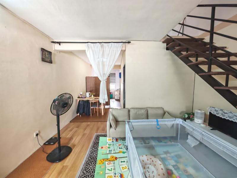 2-storey Terraced House for Sale in Bandar Putra Kulai (Kulai) - Ben Nyeow - Living Room - PropertyGuru.com.my